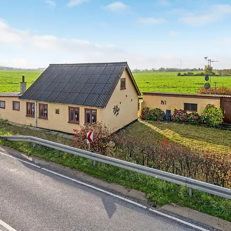 3 Bedroom Stunning In *